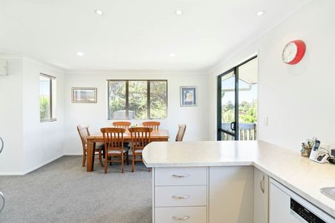 Photo of property in 57a Advene Road, Cockle Bay, Auckland, 2014