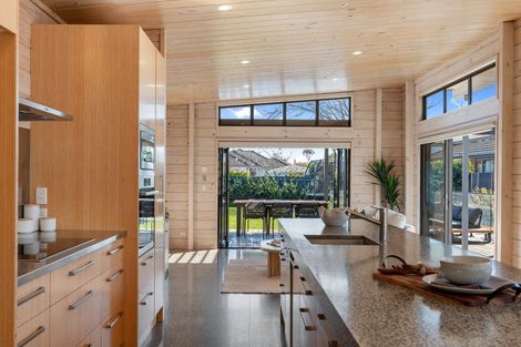 Photo of property in 7 Yardley Street, Avonhead, Christchurch, 8042