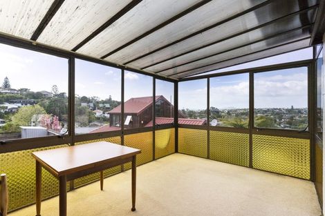 Photo of property in 2/29 Barker Rise, Northcross, Auckland, 0632