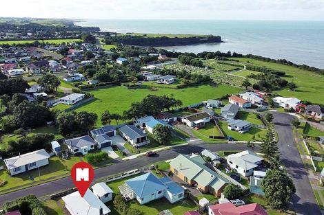 Photo of property in 3 Hickey Place, Opunake, 4616