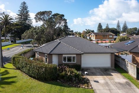 Photo of property in 41 Elizabeth Street, Orewa, 0931