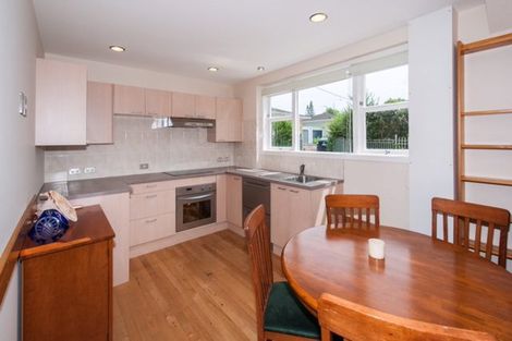Photo of property in 1/166 Onewa Road, Northcote, Auckland, 0627
