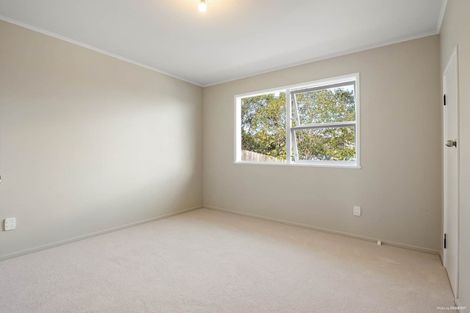 Photo of property in 11 Orton Street, Glenfield, Auckland, 0627