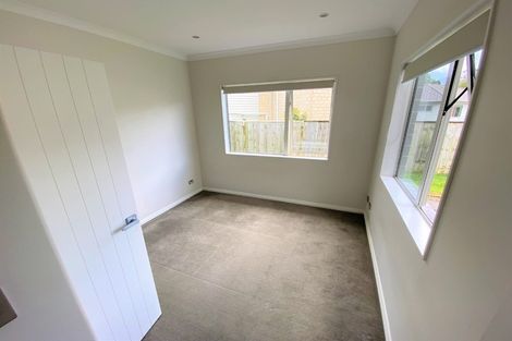 Photo of property in 21e Stamford Crescent, Flat Bush, Auckland, 2019