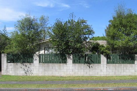 Photo of property in 11 Wilkinson Way, Browns Bay, Auckland, 0630