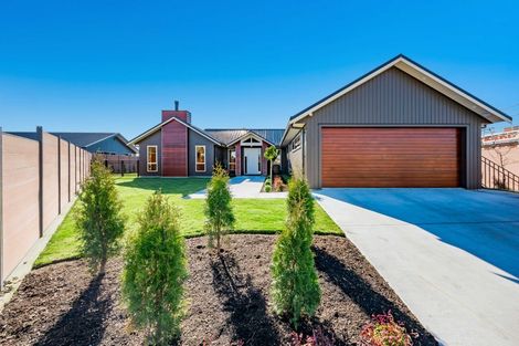 Photo of property in 25 Phoenix Palms Grove, Levin, 5510