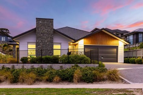 Photo of property in 49 Waitaria Terrace, Aotea, Porirua, 5024