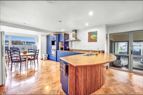 Photo of property in 219 South Road, Hawera, 4610