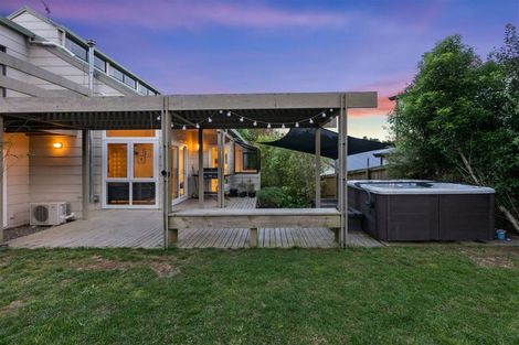 Photo of property in 38 Eugenia Rise, Totara Heights, Auckland, 2105