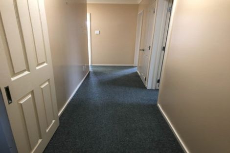 Photo of property in 4 Holly Court, Palmerston North, 4410