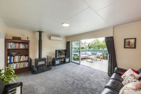 Photo of property in 30 Ruamahanga Crescent, Terrace End, Palmerston North, 4410