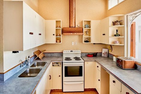 Photo of property in 54 Ferry Road, Days Bay, Lower Hutt, 5013