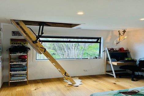 Photo of property in 21 Ngapuke Lane, Parua Bay, Onerahi, 0192