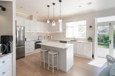 Photo of property in 2 Derry Hill, Churton Park, Wellington, 6037