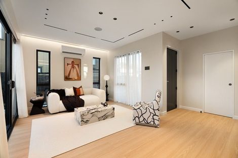 Photo of property in 2 Knights Close, Rothesay Bay, Auckland, 0630