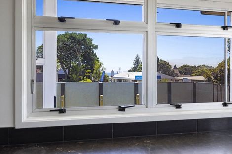 Photo of property in 364 Devon Street East, Strandon, New Plymouth, 4312