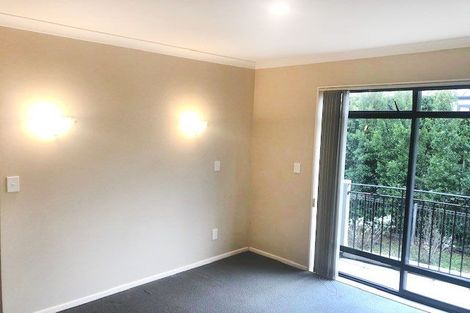 Photo of property in 60 English Oak Drive, Schnapper Rock, Auckland, 0632