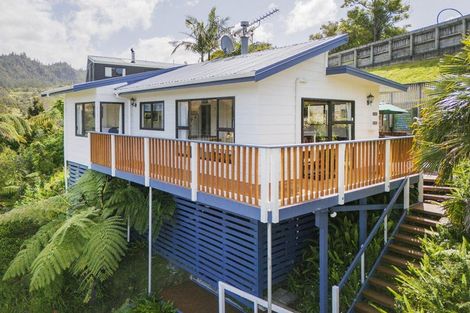 Photo of property in 8 Ocean Beach Road, Tairua, 3508
