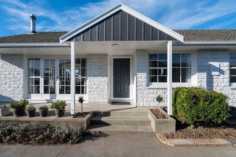Photo of property in 8 Denise Crescent, Hornby, Christchurch, 8042