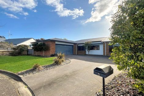 Photo of property in 5 Badminton Court, Huntington, Hamilton, 3210
