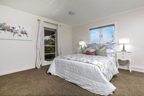 Photo of property in 86 Shetland Street, Glen Eden, Auckland, 0602