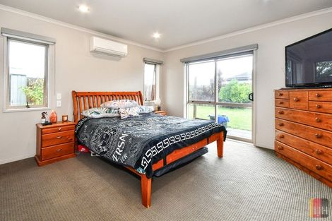 Photo of property in 48 Turnberry Drive, Wattle Downs, Auckland, 2103