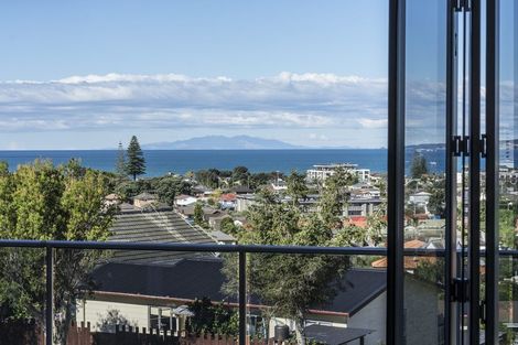 Photo of property in 3 Orewa Heights Crescent, Orewa, 0931