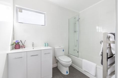 Photo of property in 1/18b Verbena Road, Birkdale, Auckland, 0626