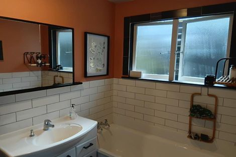 Photo of property in 23 Parsons Street, Vogeltown, New Plymouth, 4310