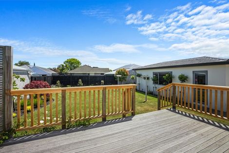 Photo of property in 17 Waratah Street, Avondale, Christchurch, 8061