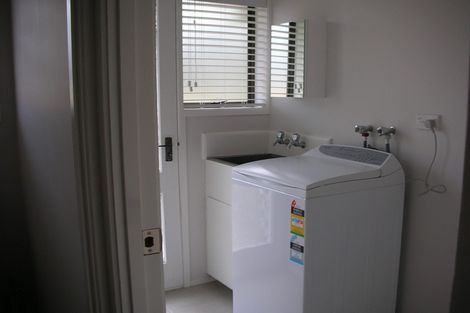 Photo of property in 2/123 Prince Regent Drive, Half Moon Bay, Auckland, 2012