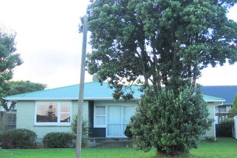 Photo of property in 16 Anthony Grove, Paraparaumu Beach, Paraparaumu, 5032