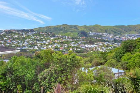 Photo of property in 84a Stewart Drive, Newlands, Wellington, 6037
