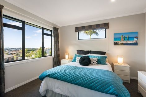 Photo of property in 22 Haden Place, Omokoroa, 3114