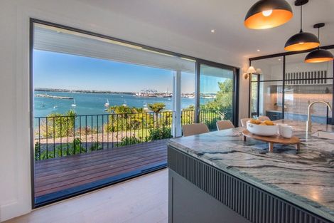 Photo of property in 31a Stanley Point Road, Stanley Point, Auckland, 0624