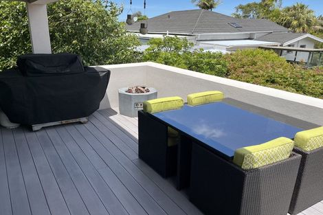 Photo of property in 14 Bush View Lane, Northcote Point, Auckland, 0627