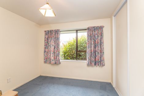 Photo of property in 2/215 Memorial Avenue, Burnside, Christchurch, 8053