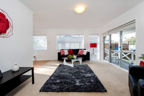 Photo of property in 5 Palm Court Drive, Glen Eden, Auckland, 0602