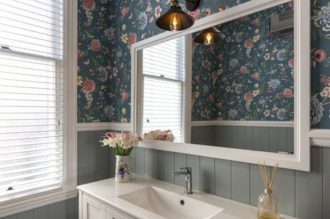 Photo of property in 5 Taranaki Street, Picton, 7220