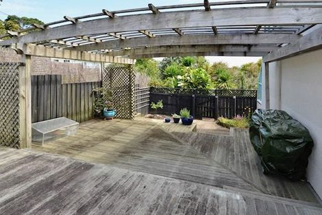 Photo of property in 1/94 Jutland Road, Hauraki, Auckland, 0622