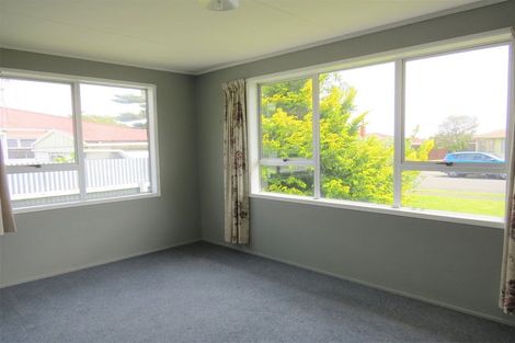 Photo of property in 32 Heather Street, Levin, 5510