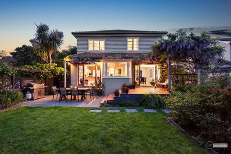 Photo of property in 5 Marina Grove, Hutt Central, Lower Hutt, 5010
