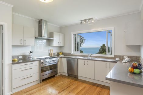 Photo of property in 32 James Tyler Crescent, Lynfield, Auckland, 1042