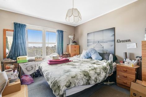 Photo of property in 2 Kaipara Crescent, Helensville, 0800