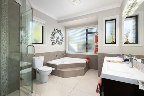 Photo of property in 22 Haden Place, Omokoroa, 3114