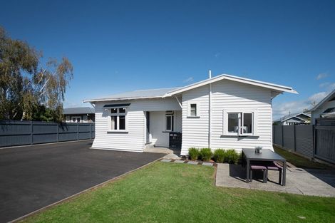 Photo of property in 21 Burns Avenue, Takaro, Palmerston North, 4412