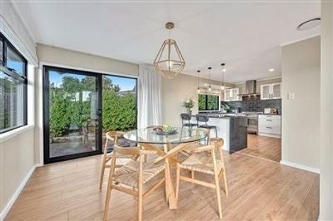Photo of property in 11 Raphael Place, West Harbour, Auckland, 0618
