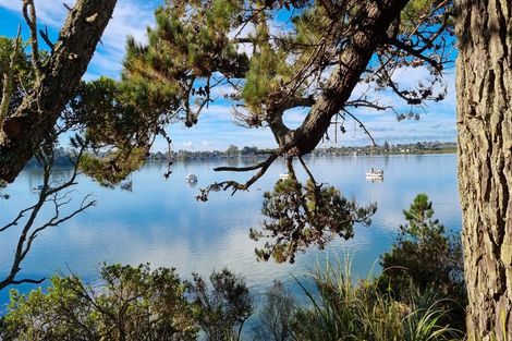 Photo of property in 15a Chatham Avenue, Paremoremo, Auckland, 0632