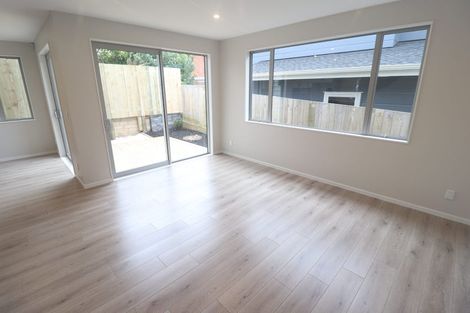Photo of property in 2a Crystal Avenue, Te Atatu South, Auckland, 0602