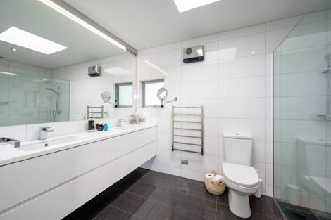 Photo of property in 15 Faulks Terrace, Wanaka, 9305